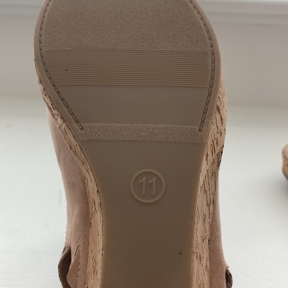 Universal Thread Wedges - Picture 8 of 10